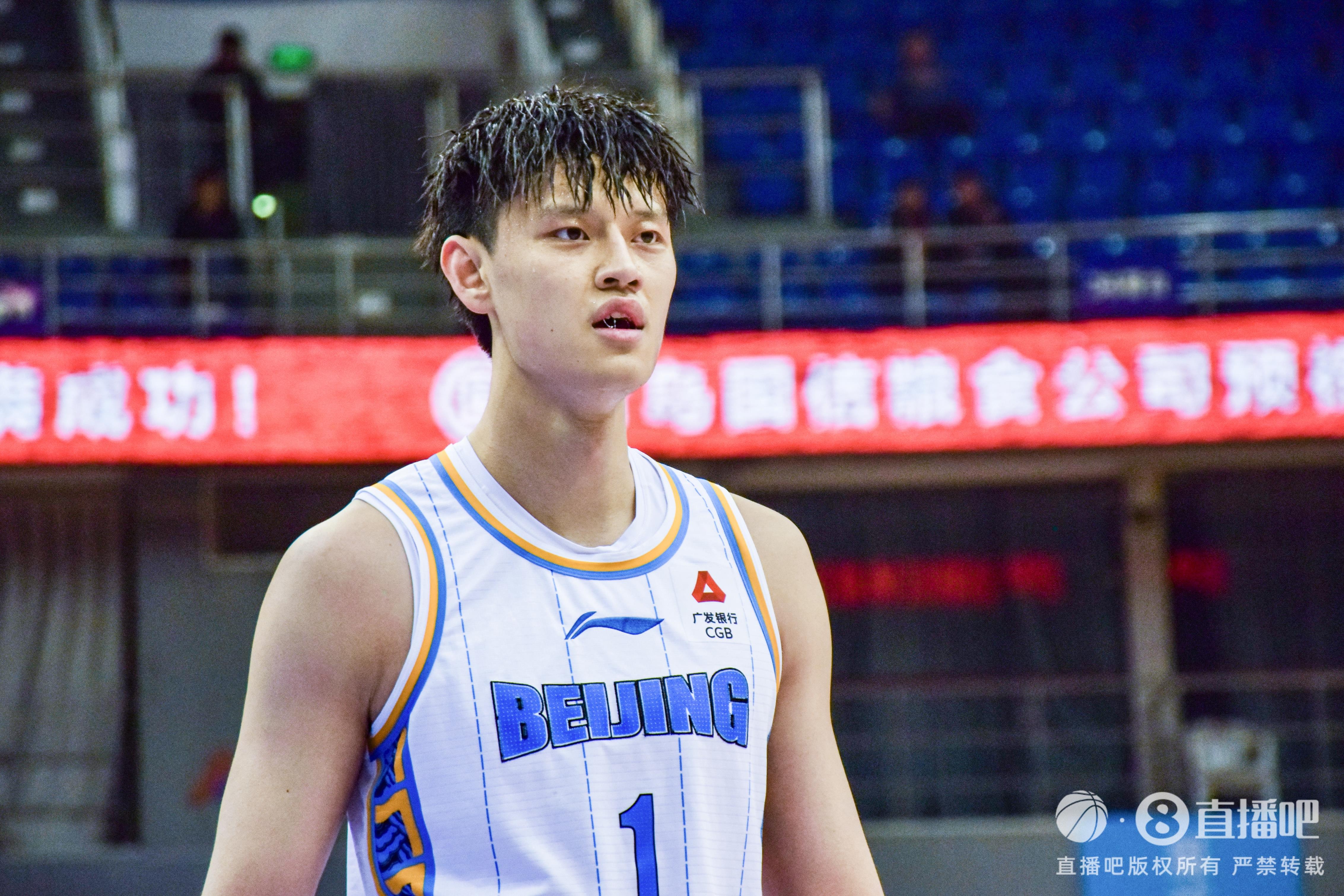 7次大帽相當(dāng)炸裂！曾凡博替補(bǔ)砍16分7板7帽 大帽絕殺遼寧！