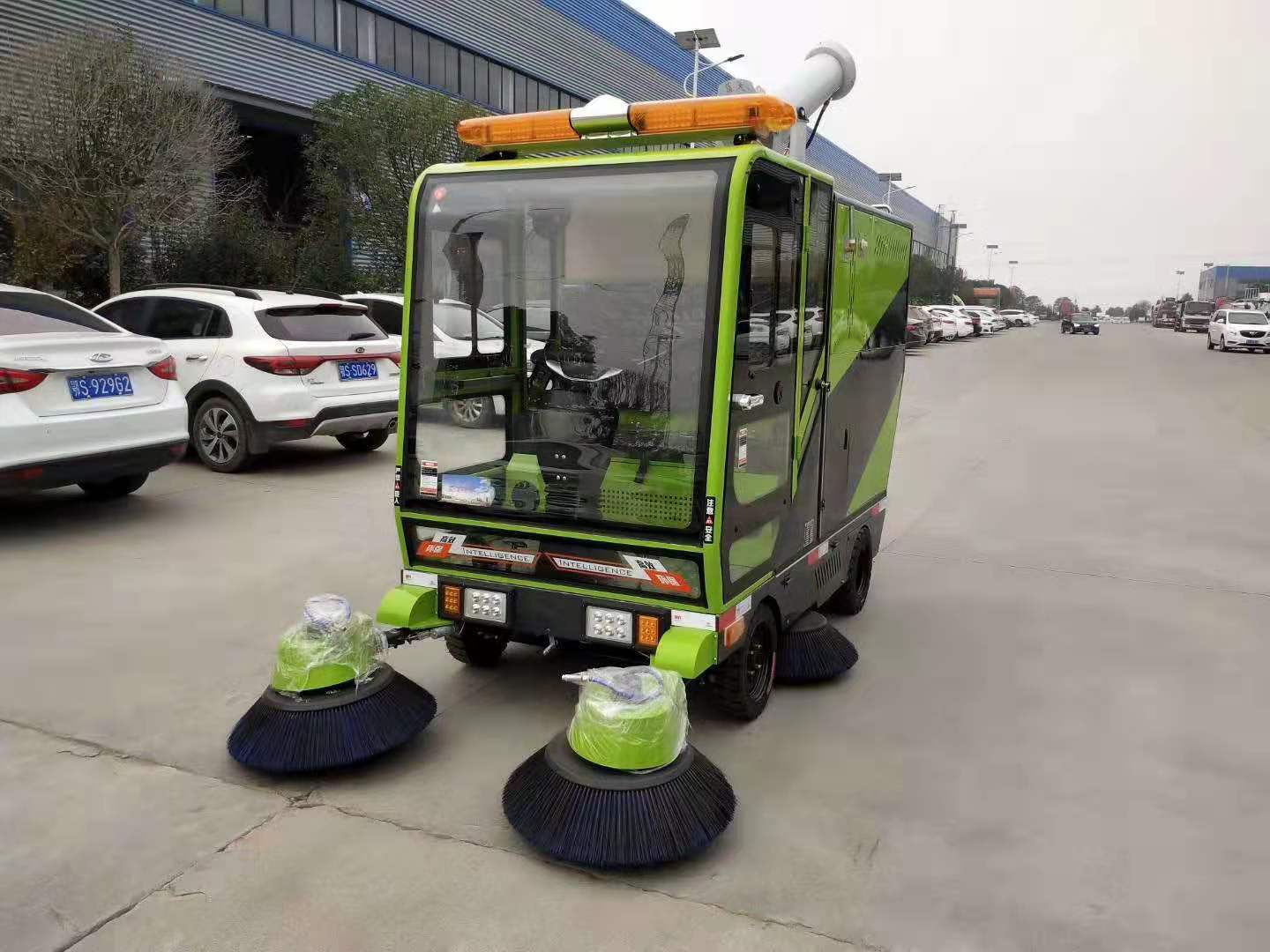 新能源四輪強(qiáng)力清掃全能王(帶霧炮 帶清洗) 新能源四輪強(qiáng)力清掃全能王(帶霧炮 帶清洗)