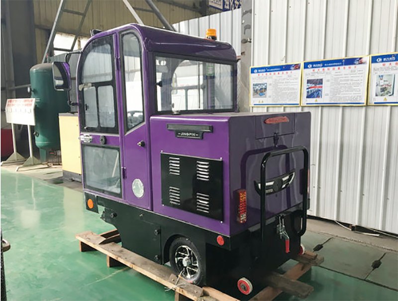 程力威三輪全封閉三刷電動(dòng)掃地車