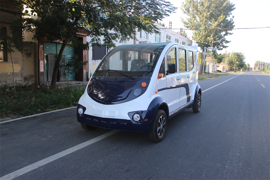 三排六座巡邏車